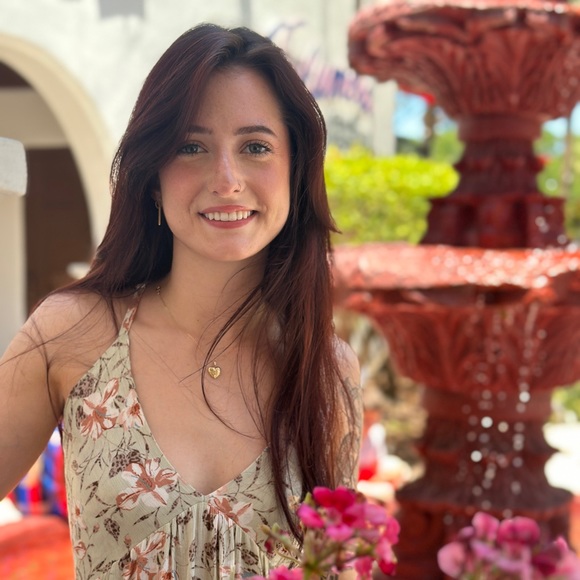 Meet your Posher, Laurel - Picture 1 of 1